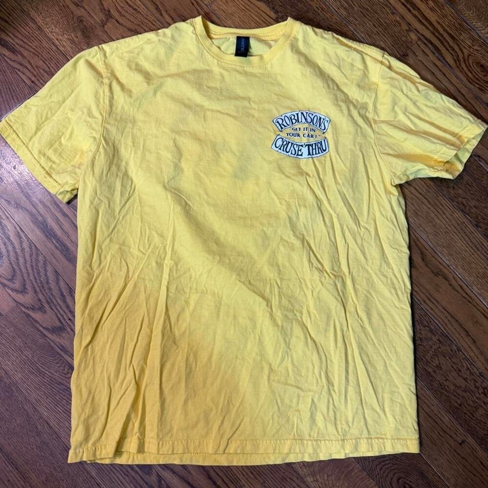 Golden Yellow Robinsons Cruise Thru tee, Size L #gildan #tee
